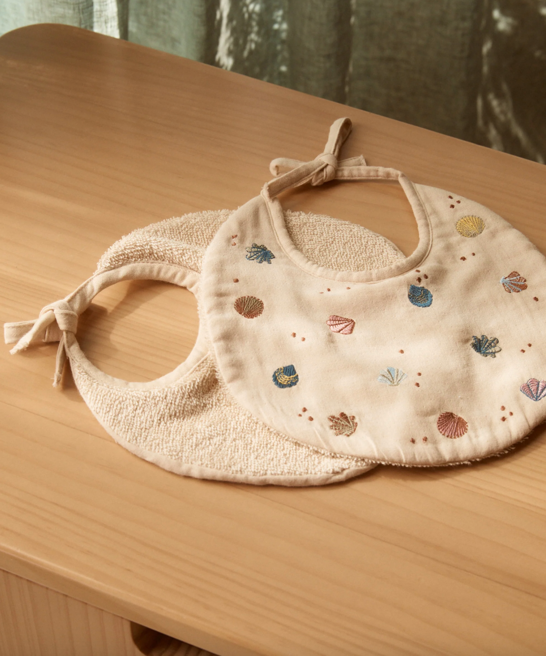 Philé - Embroidered Bib