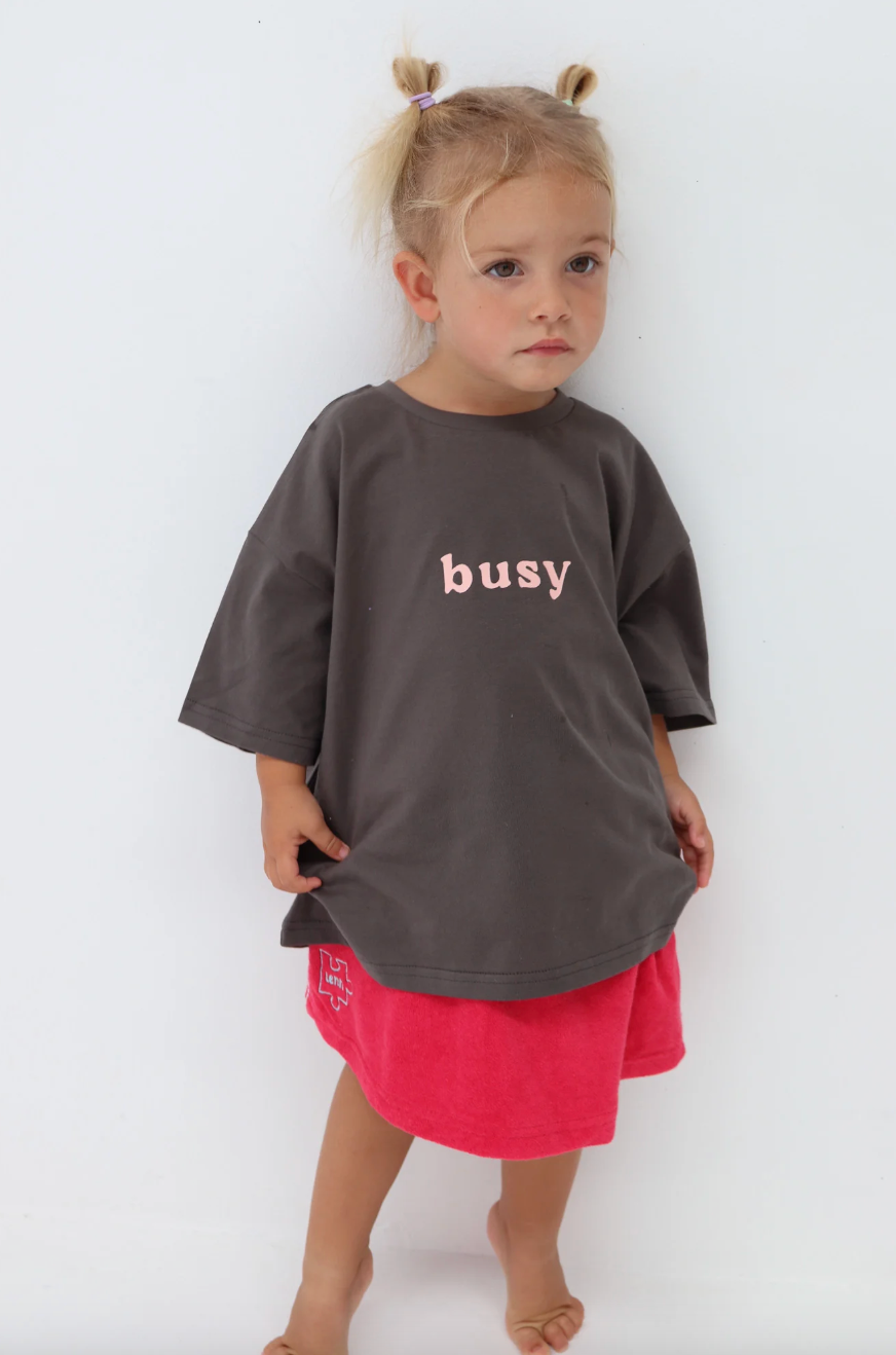 Lenn Label - Busy Tee - Charcoal & Pink